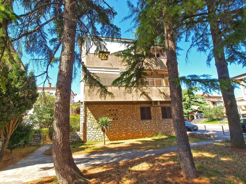 Apartments Elda 1470 Fazana 0*,  Croatia