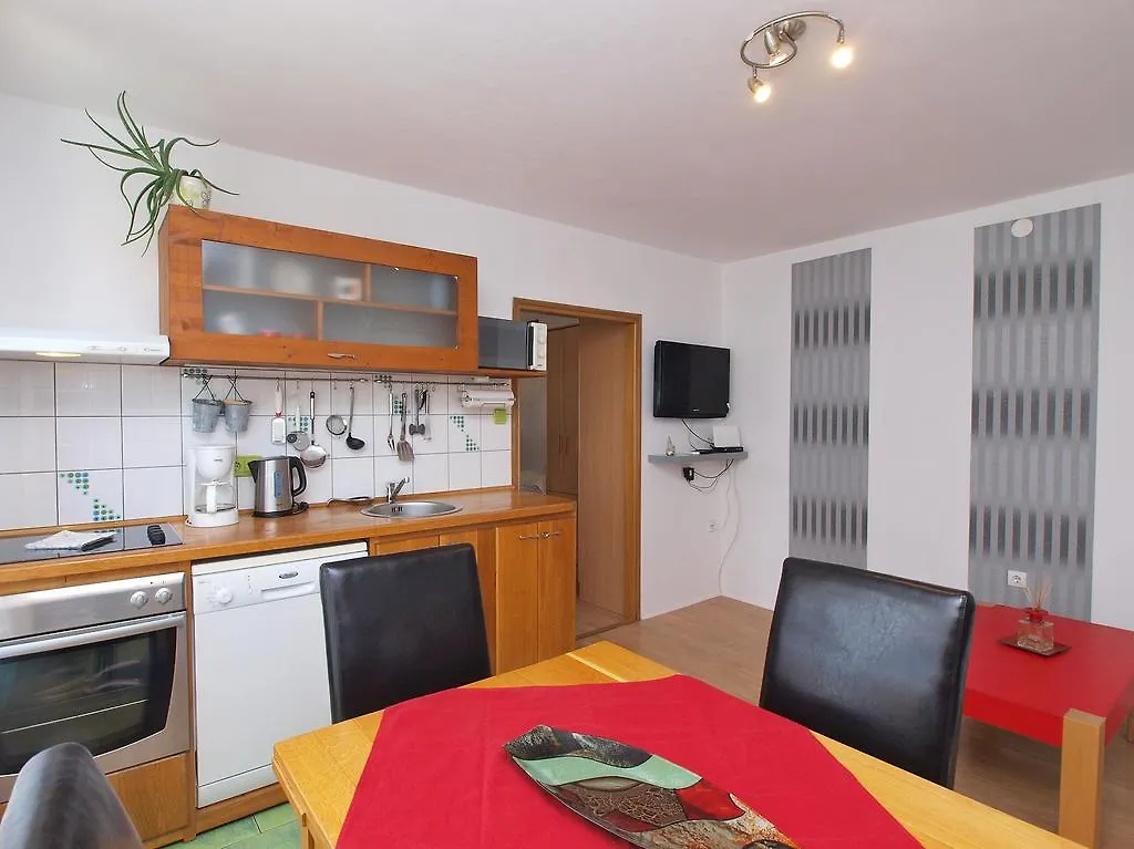 Apartments Elda 1470 Fazana 0*,  Croatia