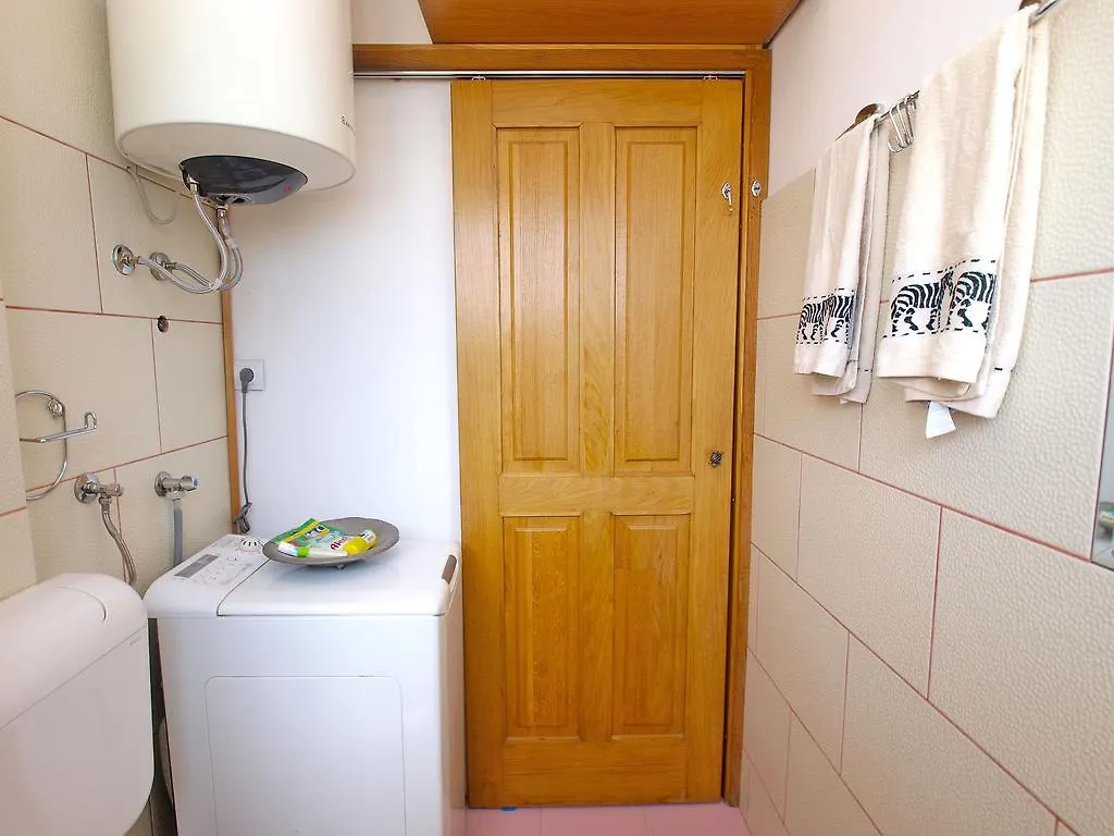 Apartments Elda 1470 Fazana
