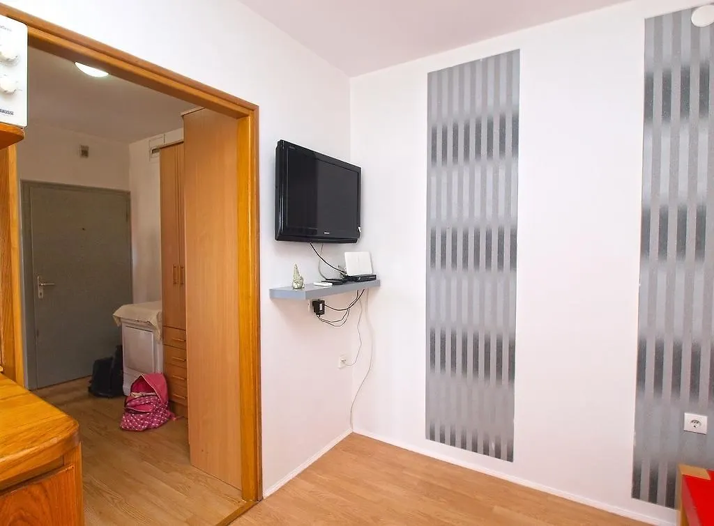 Apartments Elda 1470 Fazana