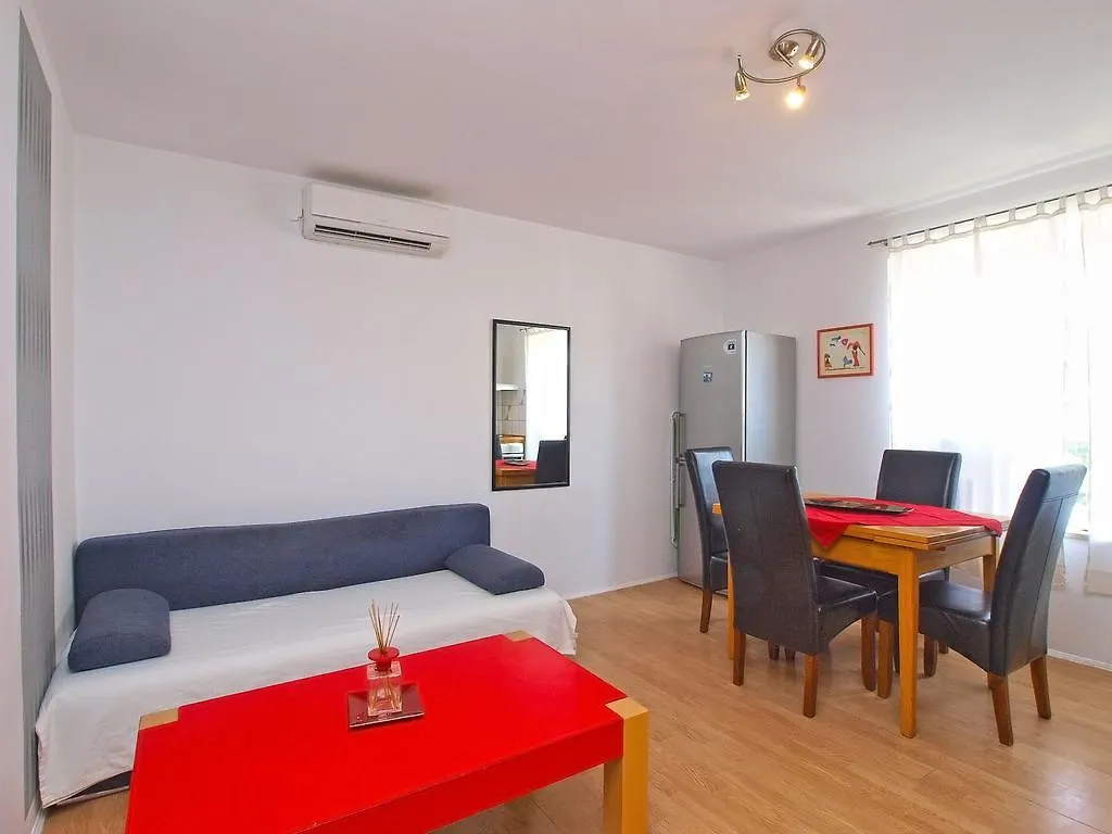 Apartments Elda 1470 Fazana